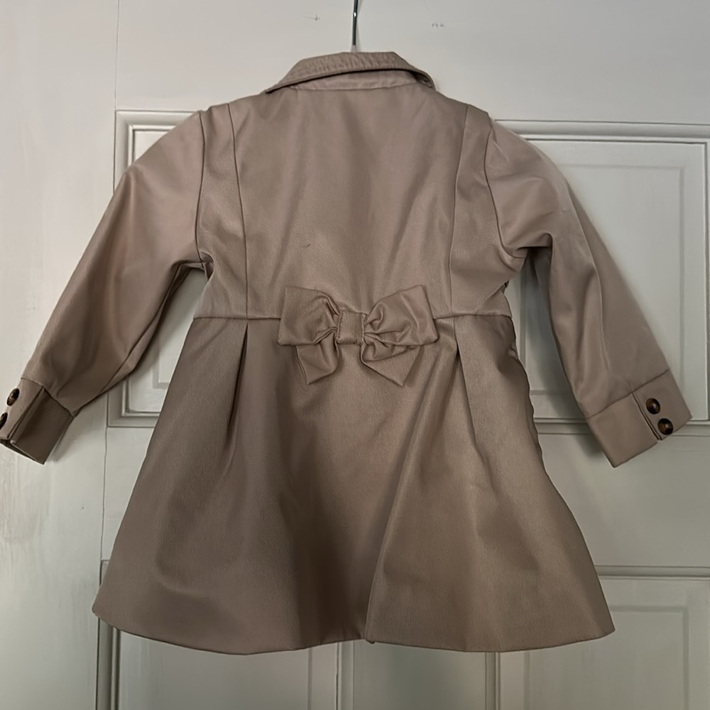 Tahari baby trench size 6-9 mo - Picture 3 of 3